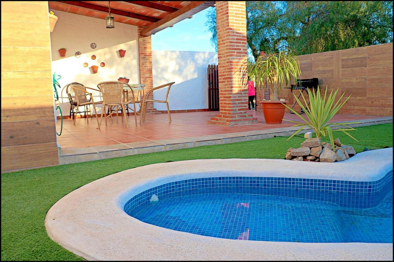 Acogedor Con Piscina